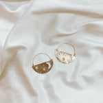 MEDIA LUNA DORADOS Earrings